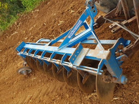 ขายด่วนครับ รถไถฟอร์ด6640 เกียร์ธรรมดา12*12ใบดัน ผานหลัง ราคา620000