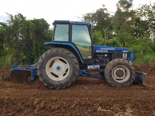 ขายด่วนครับ รถไถฟอร์ด6640 เกียร์ธรรมดา12*12ใบดัน ผานหลัง ราคา620000