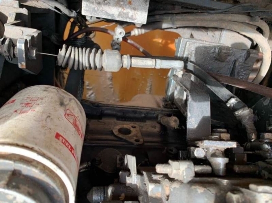 มาใหม่ ๆ ขายตามสภาพ 695,000 บาท (เสื้อเครื่องทะลุ)  8,000 ชม   HYUNDAI ROBEX 140LC-9S เอกสารเล่มจดทะเบียนปี 60  เครื่องเสื้อสูบทะลุ ใต้ตูดปั้มโช่ล่า โช่หนา เอวแน่น ไฟฟ้าครบ  รถอยู่  นครปฐม โทร 0610710295  สนใจ รายการสินค้า อื่นๆ ที่ เว็ปไชค์ Truck2Hand ht