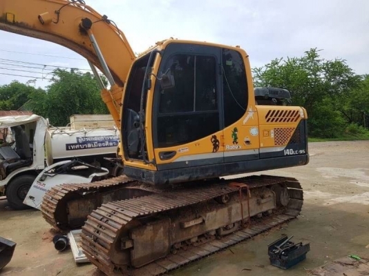 มาใหม่ ๆ ขายตามสภาพ 695,000 บาท (เสื้อเครื่องทะลุ)  8,000 ชม   HYUNDAI ROBEX 140LC-9S เอกสารเล่มจดทะเบียนปี 60  เครื่องเสื้อสูบทะลุ ใต้ตูดปั้มโช่ล่า โช่หนา เอวแน่น ไฟฟ้าครบ  รถอยู่  นครปฐม โทร 0610710295  สนใจ รายการสินค้า อื่นๆ ที่ เว็ปไชค์ Truck2Hand ht