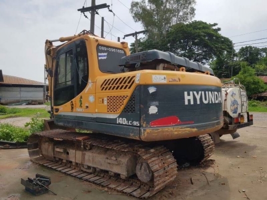 มาใหม่ ๆ ขายตามสภาพ 695,000 บาท (เสื้อเครื่องทะลุ)  8,000 ชม   HYUNDAI ROBEX 140LC-9S เอกสารเล่มจดทะเบียนปี 60  เครื่องเสื้อสูบทะลุ ใต้ตูดปั้มโช่ล่า โช่หนา เอวแน่น ไฟฟ้าครบ  รถอยู่  นครปฐม โทร 0610710295  สนใจ รายการสินค้า อื่นๆ ที่ เว็ปไชค์ Truck2Hand ht