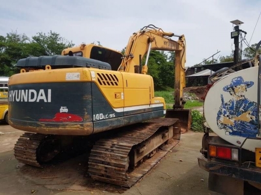 มาใหม่ ๆ ขายตามสภาพ 695,000 บาท (เสื้อเครื่องทะลุ)  8,000 ชม   HYUNDAI ROBEX 140LC-9S เอกสารเล่มจดทะเบียนปี 60  เครื่องเสื้อสูบทะลุ ใต้ตูดปั้มโช่ล่า โช่หนา เอวแน่น ไฟฟ้าครบ  รถอยู่  นครปฐม โทร 0610710295  สนใจ รายการสินค้า อื่นๆ ที่ เว็ปไชค์ Truck2Hand ht