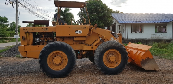 ขายรถตัก komatsu รุ่นjh30สภาพดี แรงดี ใช้งานดีครับ