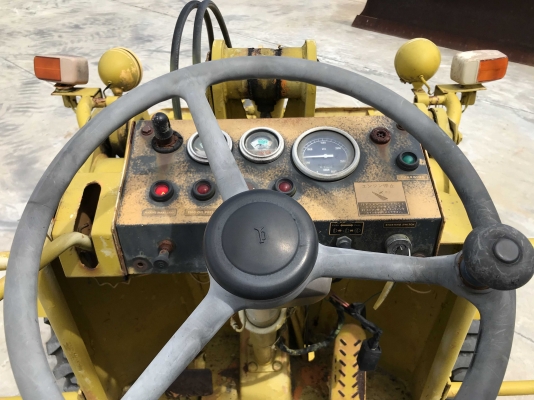 ขายรถตัก KOMATSU รุ่น 505 สภาพสวย รถนำเข้าตรงจากญี่ปุ่น ราคาไม่แพงครับ