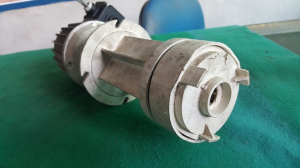 ปั๊มน้ำแบบจุ่ม ไฟ 220V สภาพสวย