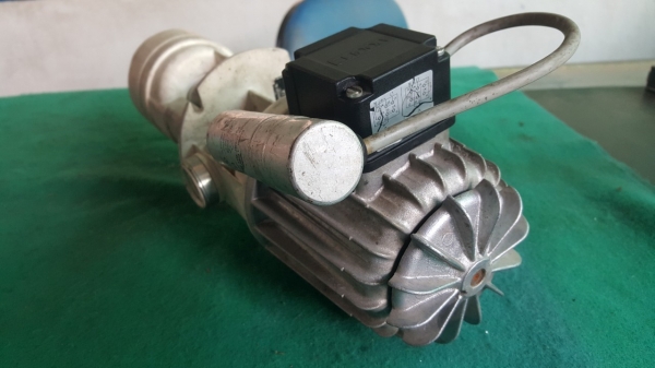 ปั๊มน้ำแบบจุ่ม ไฟ 220V สภาพสวย