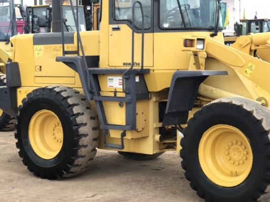 ขายรถตักล้อยาง KOMATSU WA200-3E แขนยาวพิเศษ รถนอกนำเข้าจากญี่ปุ่น สภาพสวยพร้อมใช้ มีVDOการทำงานครับ