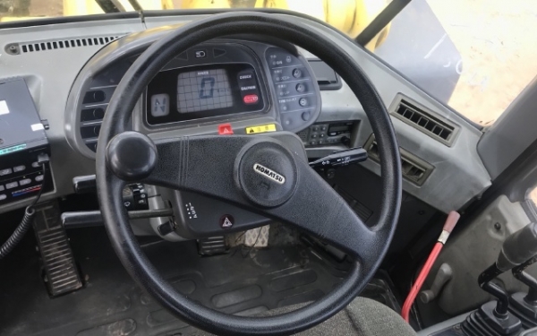 ขายรถตักล้อยาง KOMATSU WA350-3E รถนอกนำเข้าจากญี่ปุ่น สภาพสวยพร้อมใช้ มีVDOการทำงานครับ