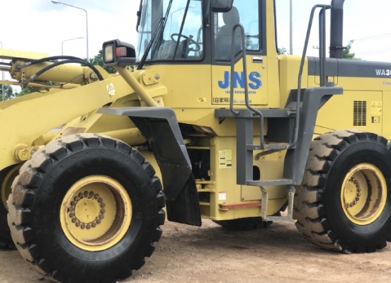 ขายรถตักล้อยาง KOMATSU WA350-3E รถนอกนำเข้าจากญี่ปุ่น สภาพสวยพร้อมใช้ มีVDOการทำงานครับ