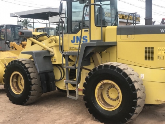ขายรถตักล้อยาง KOMATSU WA350-3E รถนอกนำเข้าจากญี่ปุ่น สภาพสวยพร้อมใช้ มีVDOการทำงานครับ