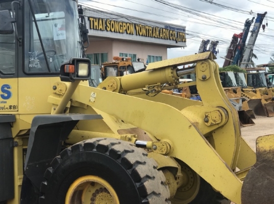 ขายรถตักล้อยาง KOMATSU WA350-3E รถนอกนำเข้าจากญี่ปุ่น สภาพสวยพร้อมใช้ มีVDOการทำงานครับ