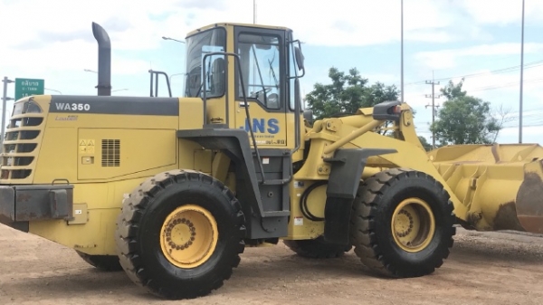 ขายรถตักล้อยาง KOMATSU WA350-3E รถนอกนำเข้าจากญี่ปุ่น สภาพสวยพร้อมใช้ มีVDOการทำงานครับ