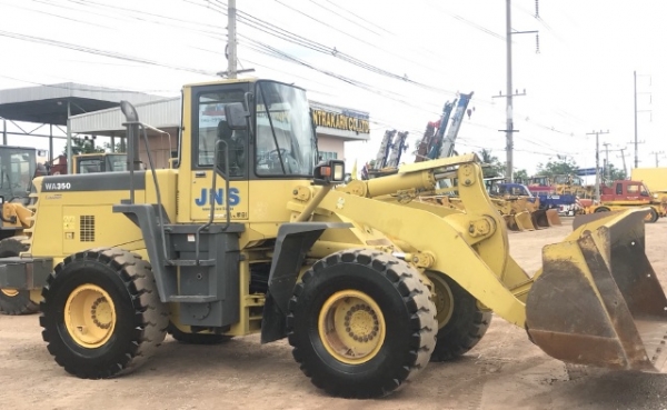 ขายรถตักล้อยาง KOMATSU WA350-3E รถนอกนำเข้าจากญี่ปุ่น สภาพสวยพร้อมใช้ มีVDOการทำงานครับ
