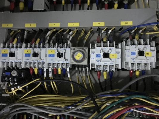 ขายตู้คอนโทรลไฟฟ้า พร้อมอุปกรณ์ตามรูปครับ สภาพสวยใหม่มาก พร้อมใช้งาน