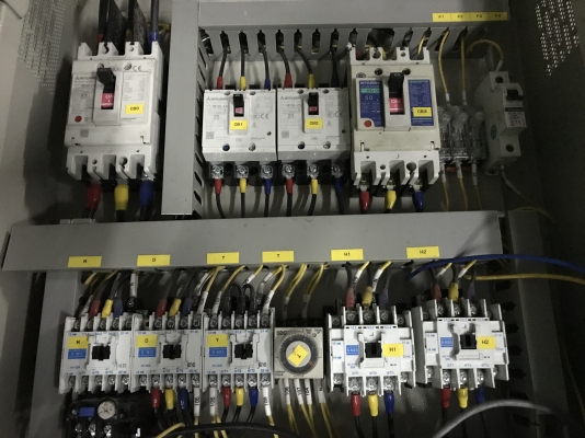 ขายตู้คอนโทรลไฟฟ้า พร้อมอุปกรณ์ตามรูปครับ สภาพสวยใหม่มาก พร้อมใช้งาน