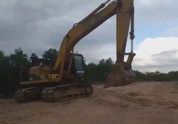 ขาย 695,000 CATTERPILAR 320C เล่มทะเบียน เครื่องดี ปั้มแรง โช่หนา เอวแน่น ไฟฟ้าครบ (แต่ขาดมอเตอร์คันเร่ง) รถอยู่ นครปฐม  090-772-3710 090-772-3708