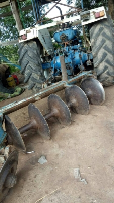 ขายด่วน FORD 3930 - 2 เพลา อุปกรณ์ใบดันหน้า,ผานพรวน 5 ขายคู่เครื่องคีบอ้อยของอู่กระนวนช่างกล สวยสภาพดีมากๆครับพร้อมใช้งานได้เลย เอกสารทะเบียน