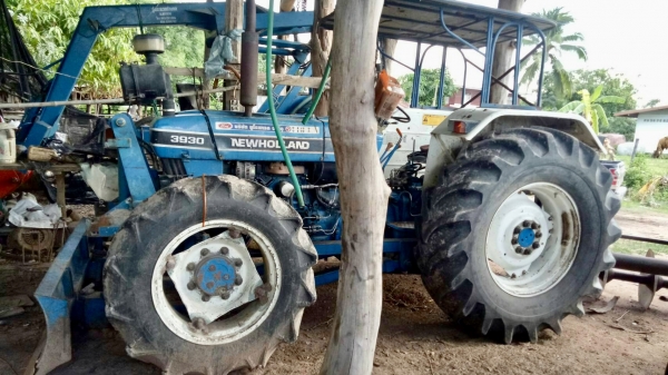 ขายด่วน FORD 3930 - 2 เพลา อุปกรณ์ใบดันหน้า,ผานพรวน 5 ขายคู่เครื่องคีบอ้อยของอู่กระนวนช่างกล สวยสภาพดีมากๆครับพร้อมใช้งานได้เลย เอกสารทะเบียน