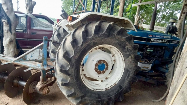ขายด่วน FORD 3930 - 2 เพลา อุปกรณ์ใบดันหน้า,ผานพรวน 5 ขายคู่เครื่องคีบอ้อยของอู่กระนวนช่างกล สวยสภาพดีมากๆครับพร้อมใช้งานได้เลย เอกสารทะเบียน