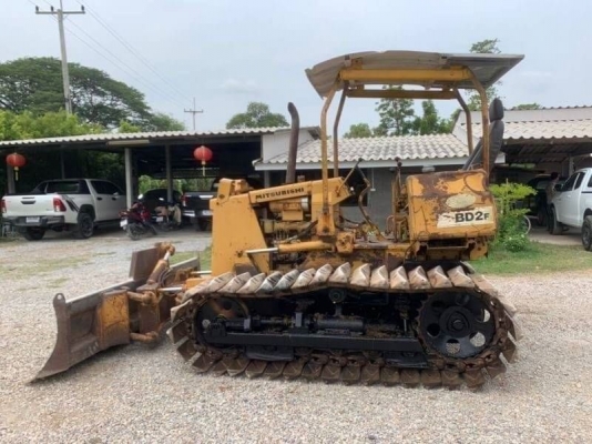 ขาย  138,000  MITSUBISHI BD2F ( ตีนเป็ด 50 CM-4,000 ชม) สภาพเก่านอก เครื่องดี เกียร์แรง ปั้มยกแรง โช่หนา รถสวยพร้อมใช้งาน เอกสารชื้อขาย รถอยู่  นครปฐม 090-772-3710 090-772-3708
