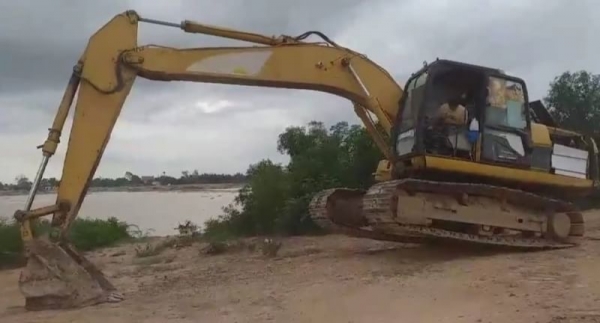 ????????ของดีราคาถูก 695,000 บาท????????  CATTERPILAR 320C เครื่องดี ปั้มแรง โช่หนา เอวแน่น ไฟฟ้าครบ (ขาดมอเตอร์คันเร่ง) เอกสารเล่มทะเบียน  สนใจ  ที่ นครปฐม 092-595-6777 061-446-2662 ญิ๋งยุ