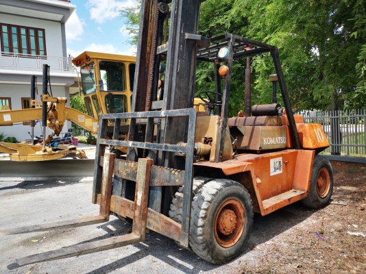 ขาย 295000 รถฟอคร์ลิป KOMATSU 7 ตัน เครื่องดีเซลดี เกียร์แรง ยางดี เอกสารซื้อขาย พร้อมใช้งาน รถอยู่ ชลบุรี 090-772-3710 090-772-3708