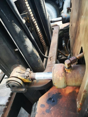 ขาย 295000 รถฟอคร์ลิป KOMATSU 7 ตัน เครื่องดีเซลดี เกียร์แรง ยางดี เอกสารซื้อขาย พร้อมใช้งาน รถอยู่ ชลบุรี 090-772-3710 090-772-3708