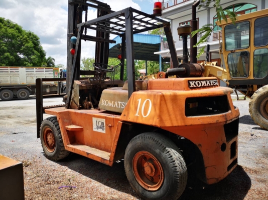 ขาย 295000 รถฟอคร์ลิป KOMATSU 7 ตัน เครื่องดีเซลดี เกียร์แรง ยางดี เอกสารซื้อขาย พร้อมใช้งาน รถอยู่ ชลบุรี 090-772-3710 090-772-3708