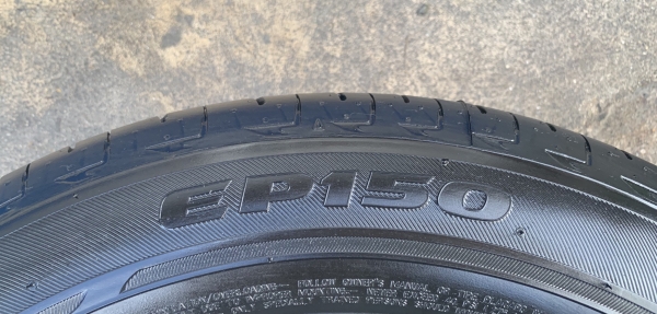 ยางป้ายแดง 175-65-14 Bridgestone ปี 19 ตุ่มเด้งๆ เส้นสีชัด