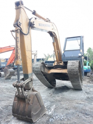 ขาย 395,000 KOMATSU pc 60-5 สภาพเก่านอก เครื่องดี ปั้มแรง เอวแน่น ช่วงล่างสวย รถสวยพร้อมใช้งาน รถอยู่ นครปฐม 090-772-3710 090-772-3708