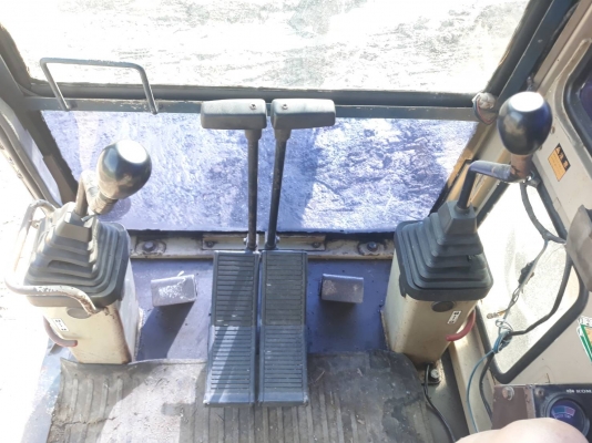 ขาย 395,000 KOMATSU pc 60-5 สภาพเก่านอก เครื่องดี ปั้มแรง เอวแน่น ช่วงล่างสวย รถสวยพร้อมใช้งาน รถอยู่ นครปฐม 090-772-3710 090-772-3708