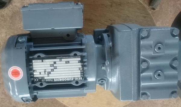 ขาย Gear Motor SEW รุ่น R37 DRS71S4 ของใหม่ ได้มาเพิ่ม ขาย Gear Motor SEW รุ่น R37 DRS71S4 ของใหม่ ได้มาเพิ่ม