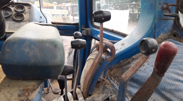 ขาย Ford 8210 เก่านอก 430000 บาท โทร. 084-5424150 ขาย Ford 8210 เก่านอก 430000 บาท โทร. 084-5424150