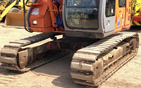 ขายรถขุด HITACHI ZX135US นำเข้าเองจากญี่ปุ่น สภาพสวยพร้อมใช้ มีVDOการทำงานครับ