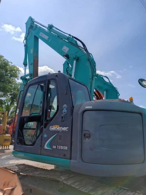 ขายจ้า.KOBELCO SK135SR-2 YY05 เก่านอกแท้  เดิมๆๆ สภาพสวย พร้อมใช้  โทร 089-3818694 จ๊อย