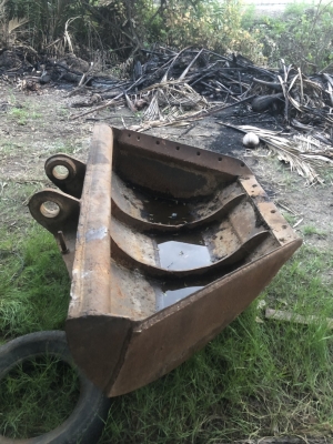 กระบวยแบคโฮมือสอง สภาพสวย พร้อมใช้งาน