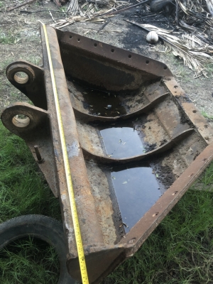 กระบวยแบคโฮมือสอง สภาพสวย พร้อมใช้งาน