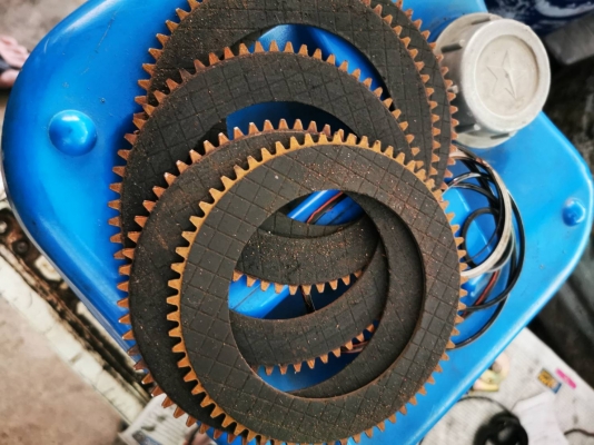 รับซ่อมรถเครนทุกรุ่นยี่ห้อ ทั้งTADANO KATO KOMUTSU