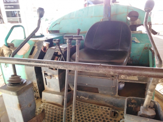 รถแบคโฮ KOMATSU  รุ่นSK27 เทียบ SK30   ไม่มีเล่มทะเบียน