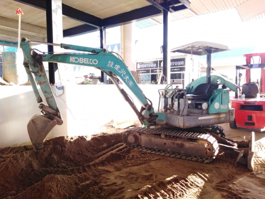 รถแบคโฮ KOMATSU  รุ่นSK27 เทียบ SK30   ไม่มีเล่มทะเบียน