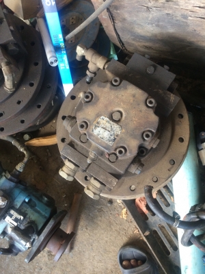 ขายปั้มพร้อมตัวเดินรถคีบ70000โทร0817442899