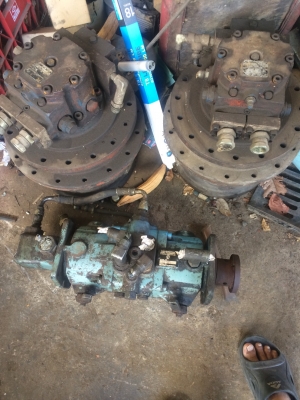 ขายปั้มพร้อมตัวเดินรถคีบ70000โทร0817442899