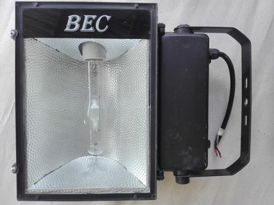 สปอร์ตไลท์สนาม