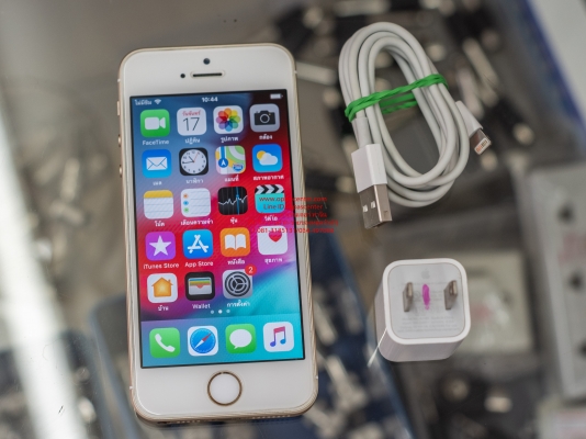 iphone SE 32 GB สีทอง สภาพใหม่ ส่งฟรี