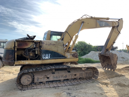 มาถึง แล้ว ของดีราคาถูก 695,000 บาท  CATTERPILAR 320C เครื่องดี ปั้มแรง โซ่หนา เอวแน่น ไฟฟ้าครบ (ขาดมอเตอร์คันเร่ง) เอกสารเล่มทะเบียน   สนใจ  ที่ นครปฐม  โทร 0626426323