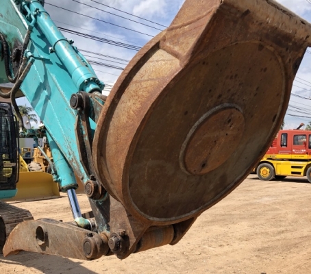 ขายรถขุด KOBELCO SK135SR หัวแม่เหล็ก นำเข้าเองจากญี่ปุ่น สภาพสวยพร้อมใช้ มีVDOการทำงานครับ