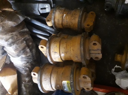 ขายฮาฟแทรกเตอร์.D4. D5ของใหม่ ของเก่า เกียร์.สปอกเกต.โรเล่อ.โซ่.ล้อนำ.อะไหล่ช่วงล่าง อะไหล่ทั่วไป