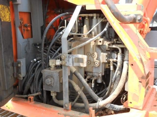 มาใหม่จ้า..HITACHI ZX135US เก่านอกแท้  สภาพสวย เดิมๆๆ แทรคใหญ่ ใบ 70 มีลายแย๊ก  พร้อมใช้ โทร 089-3818694 จ๊อย