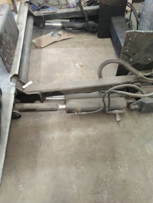 ต้องการขายลิ๊ฟท้ายมีหลายตัวขายตามสภาพสนใจติดต่อด่วน