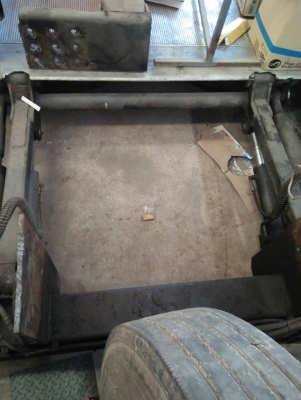 ต้องการขายลิ๊ฟท้ายมีหลายตัวขายตามสภาพสนใจติดต่อด่วน